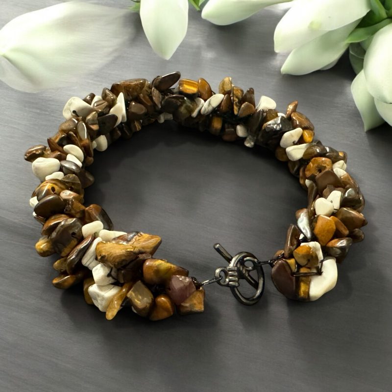 Regal Gemstone Bracelet – Timeless Elegance by Sarah Valley